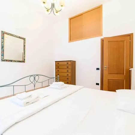 Tricamere - Centro Storico Apartman Salerno