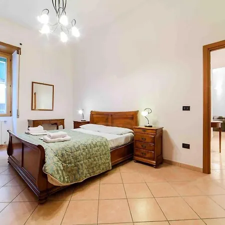 Tricamere - Centro Storico Apartman *